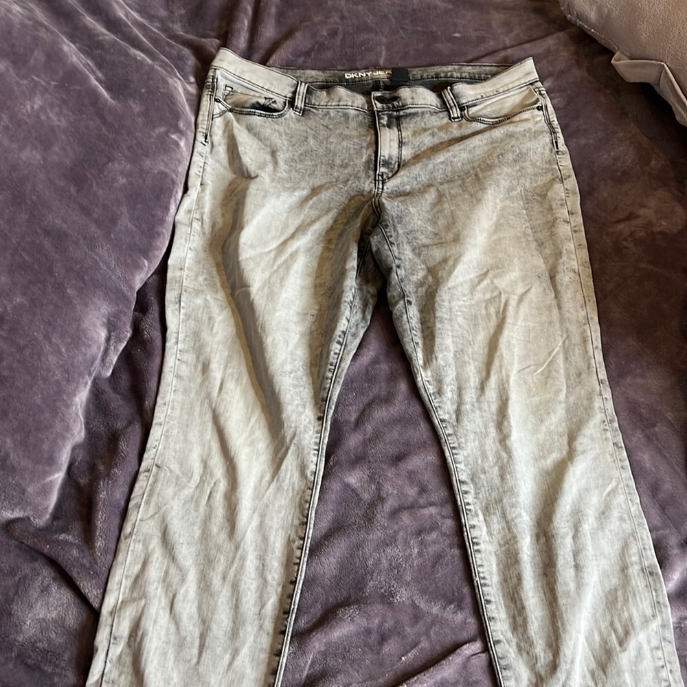 DKNY JEANS